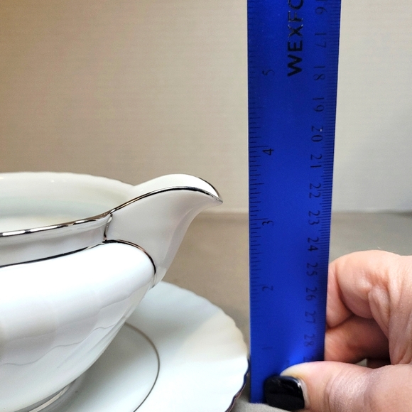 Royal Tettau Dawn Rose Gravy Boat with Attached Underplate - Picture 11 of 11